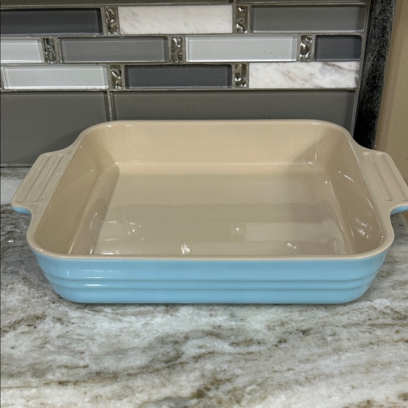 Light Blue  LE CREUSET 9" Square Casserole Baking Dish Stoneware  23cm 1.5 Quart - Picture 1 of 8